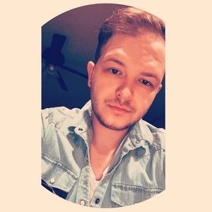 Meet your Posher, Devin